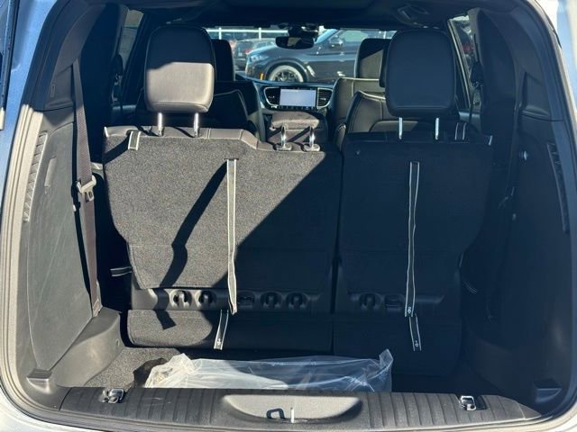 New 2026 Chrysler Pacifica Limited w/ S Appearance Package image 7