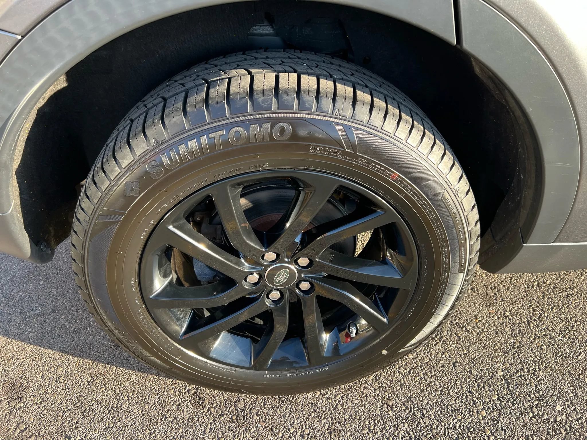 Used 2019 Land Rover Discovery Sport SE AWD/4WD image 11
