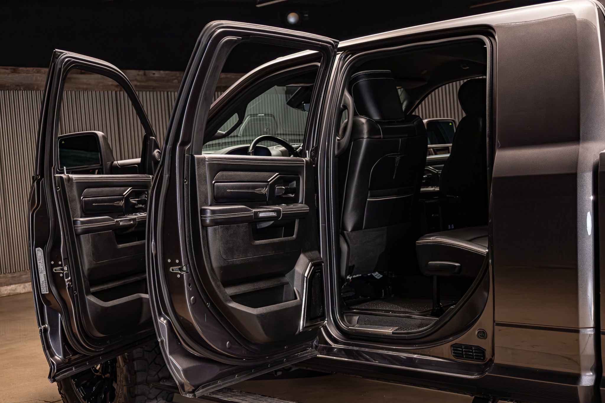 Used 2023 RAM 2500 Limited image 26