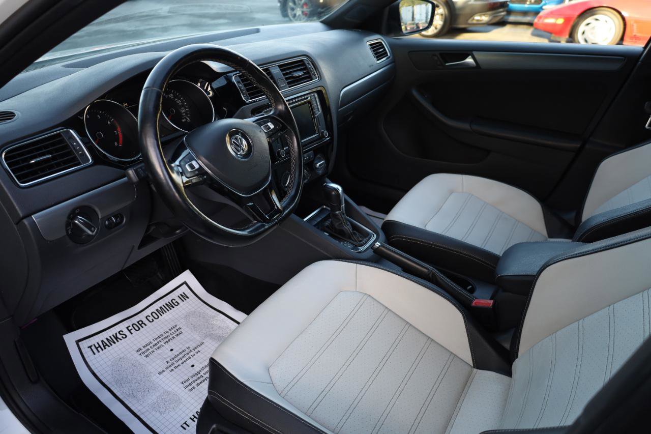 Used 2016 Volkswagen Jetta Sport FWD image 7