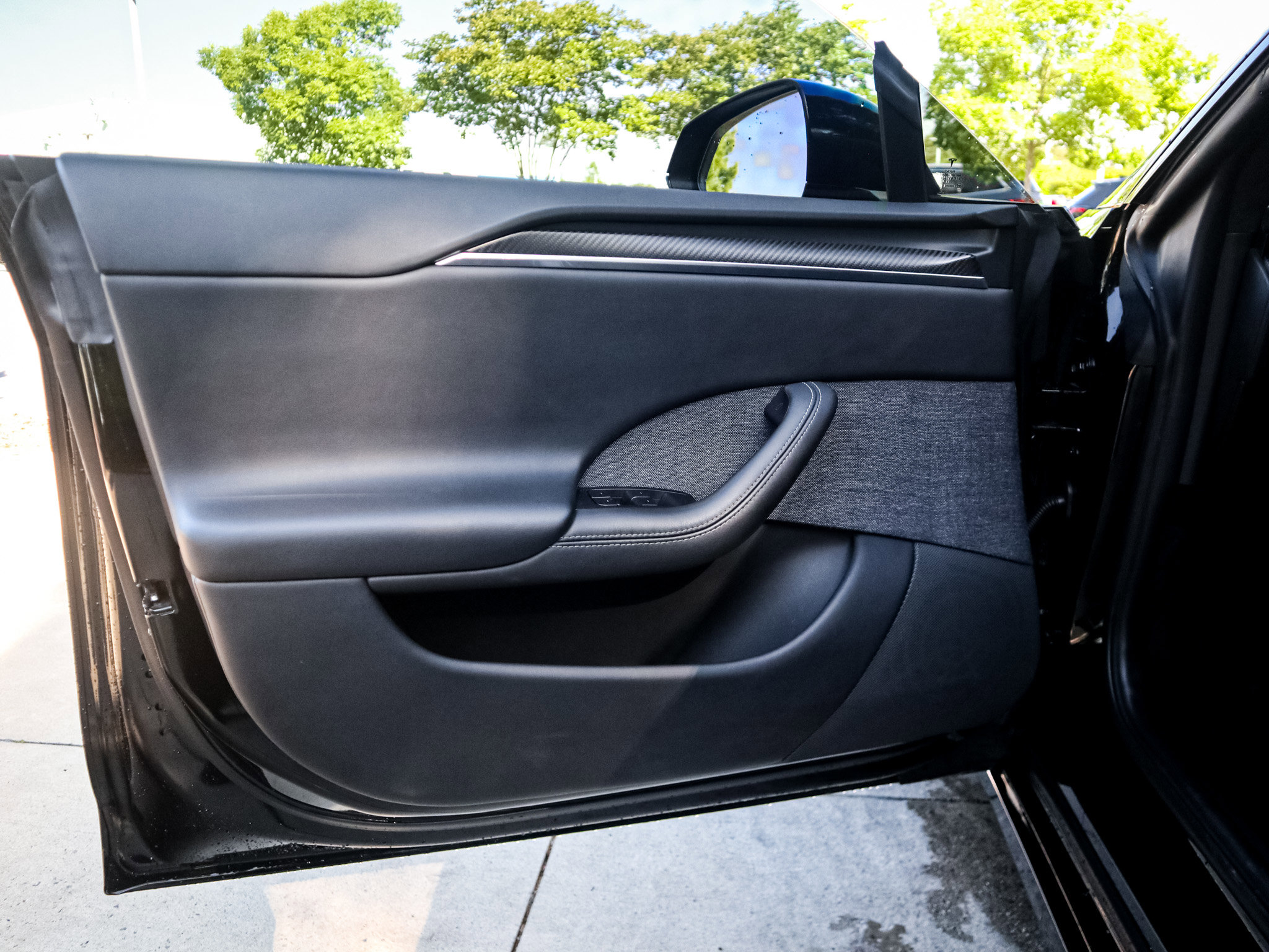 Used 2022 Tesla Model S Plaid AWD/4WD image 14