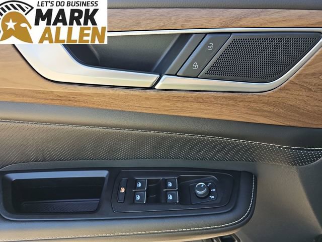 Used 2025 Volkswagen Atlas SE image 22