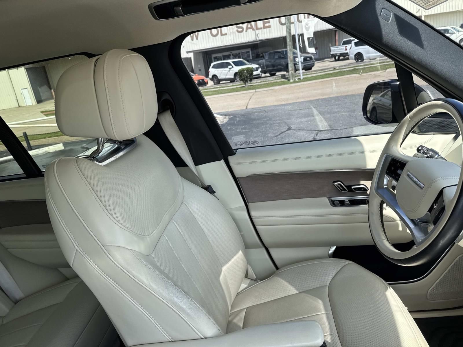 Used 2023 Land Rover Range Rover SE AWD/4WD image 11