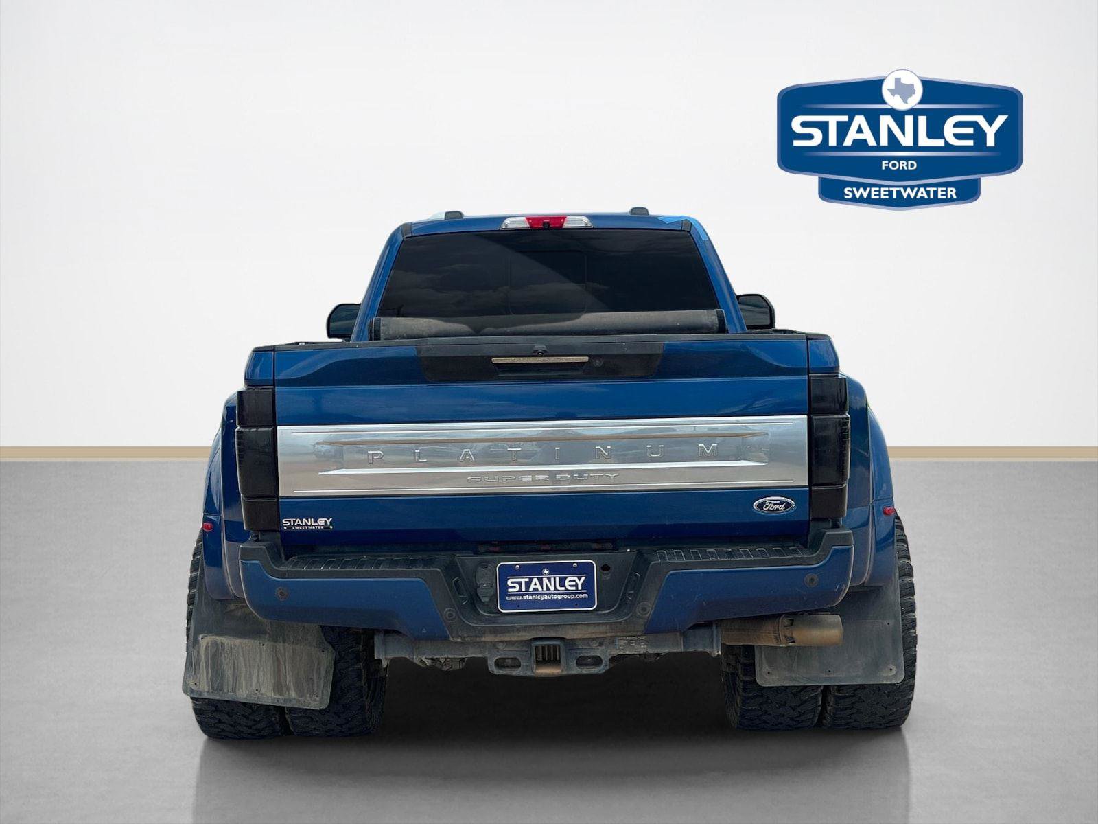 Used 2022 Ford F450 Platinum w/ FX4 Off-Road Package AWD/4WD image 8