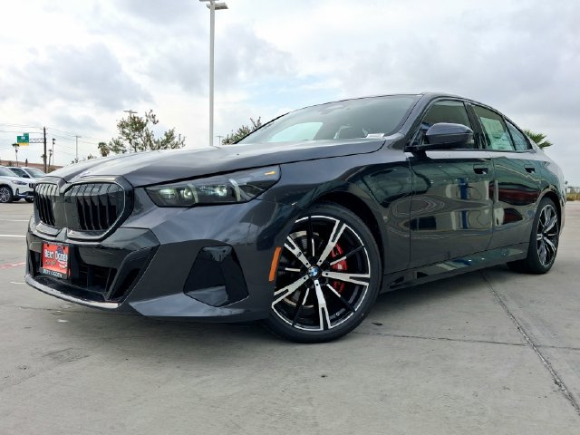 New 2027 BMW 530i w/ Executive Package RWD image 2