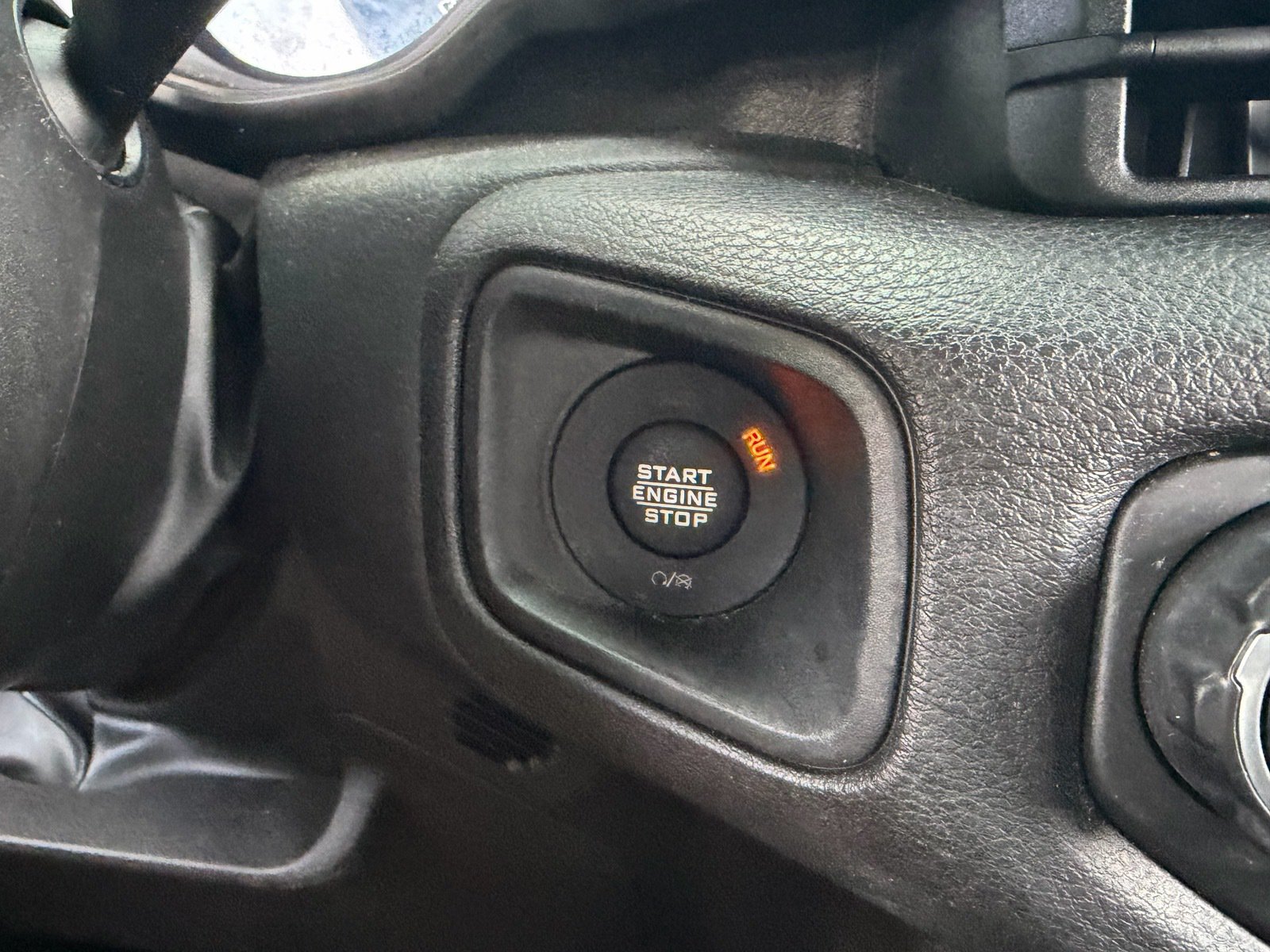 Used 2024 Jeep Wrangler Unlimited w/ Convenience Group AWD/4WD image 27