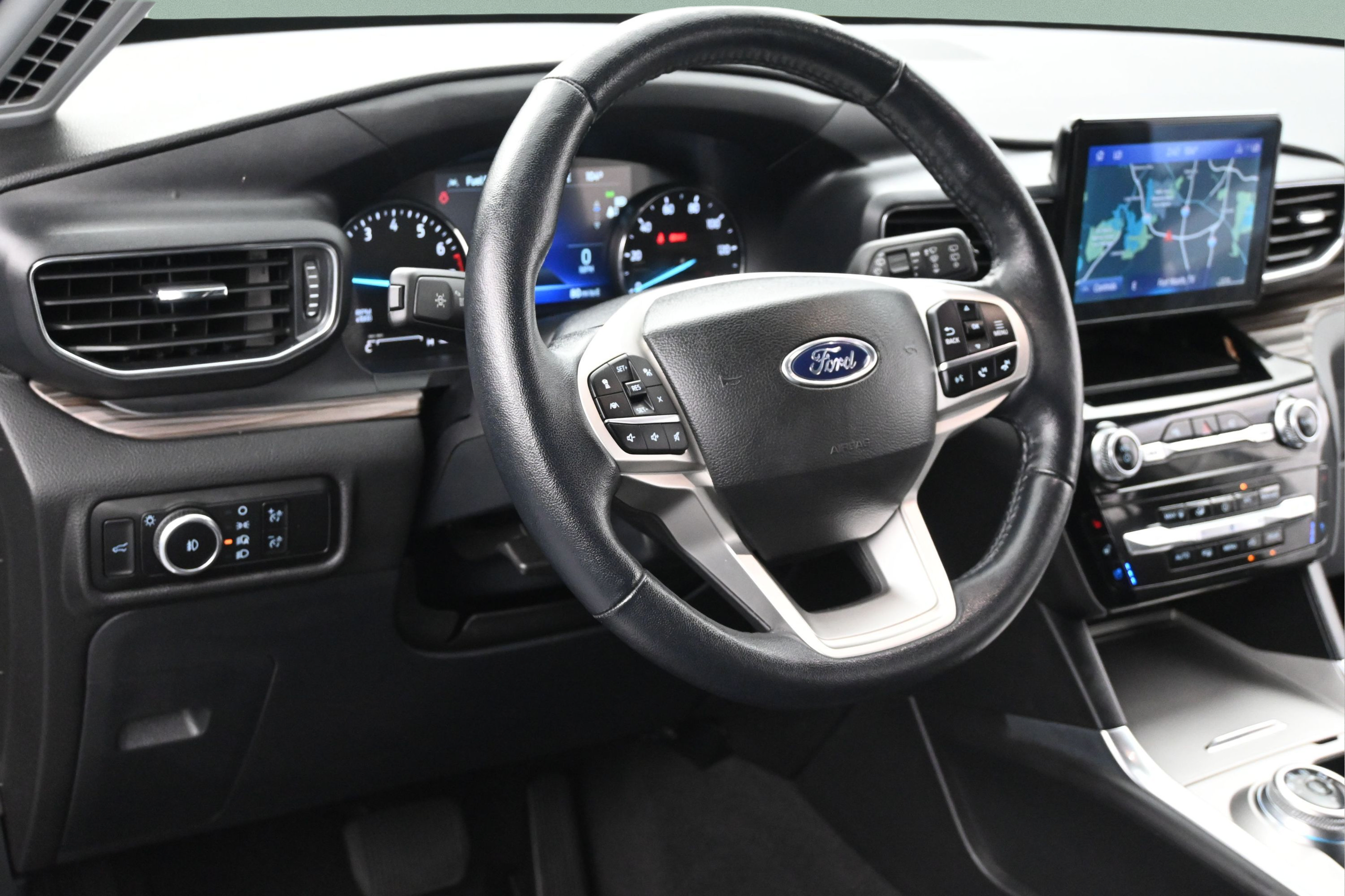 Used 2023 Ford Explorer Limited AWD/4WD image 13