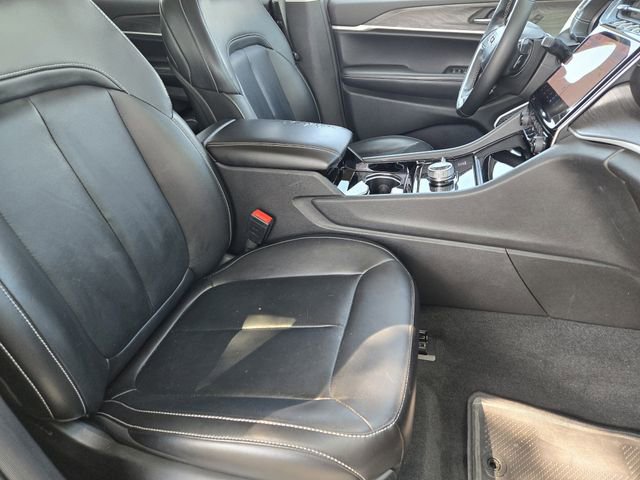Used 2021 Jeep Grand Cherokee L Limited AWD/4WD image 14