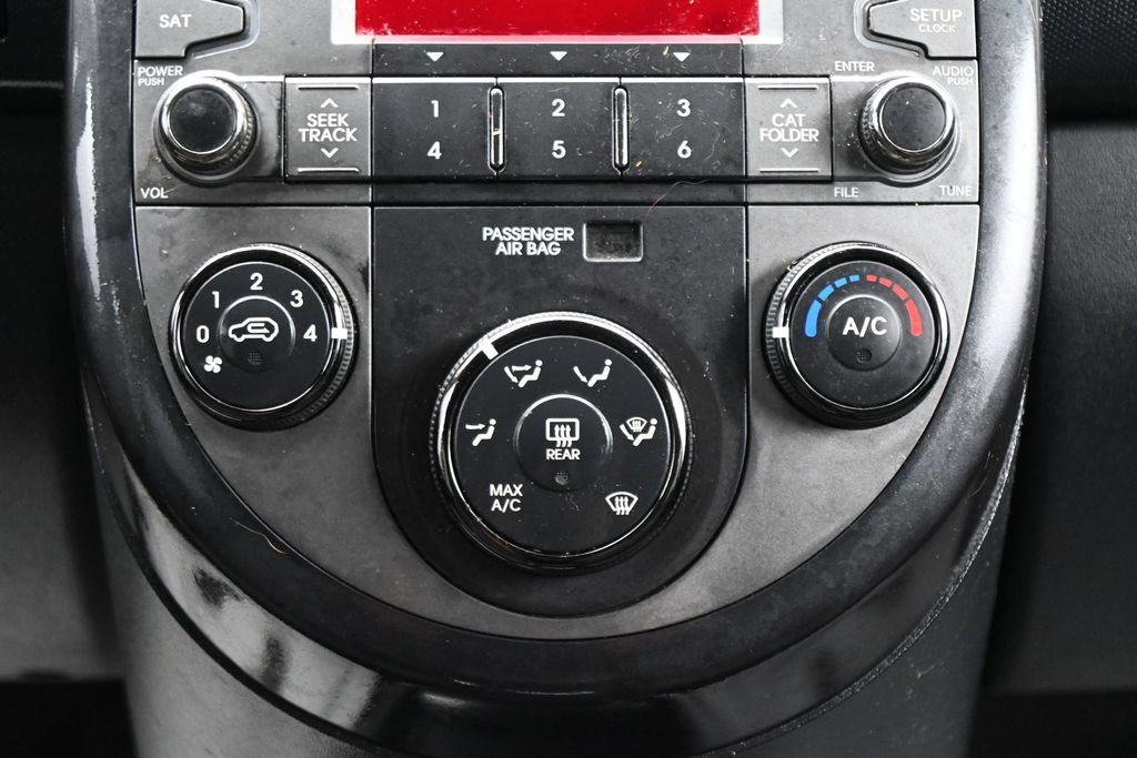 Used 2010 Kia Soul + w/ Audio Pkg FWD image 17