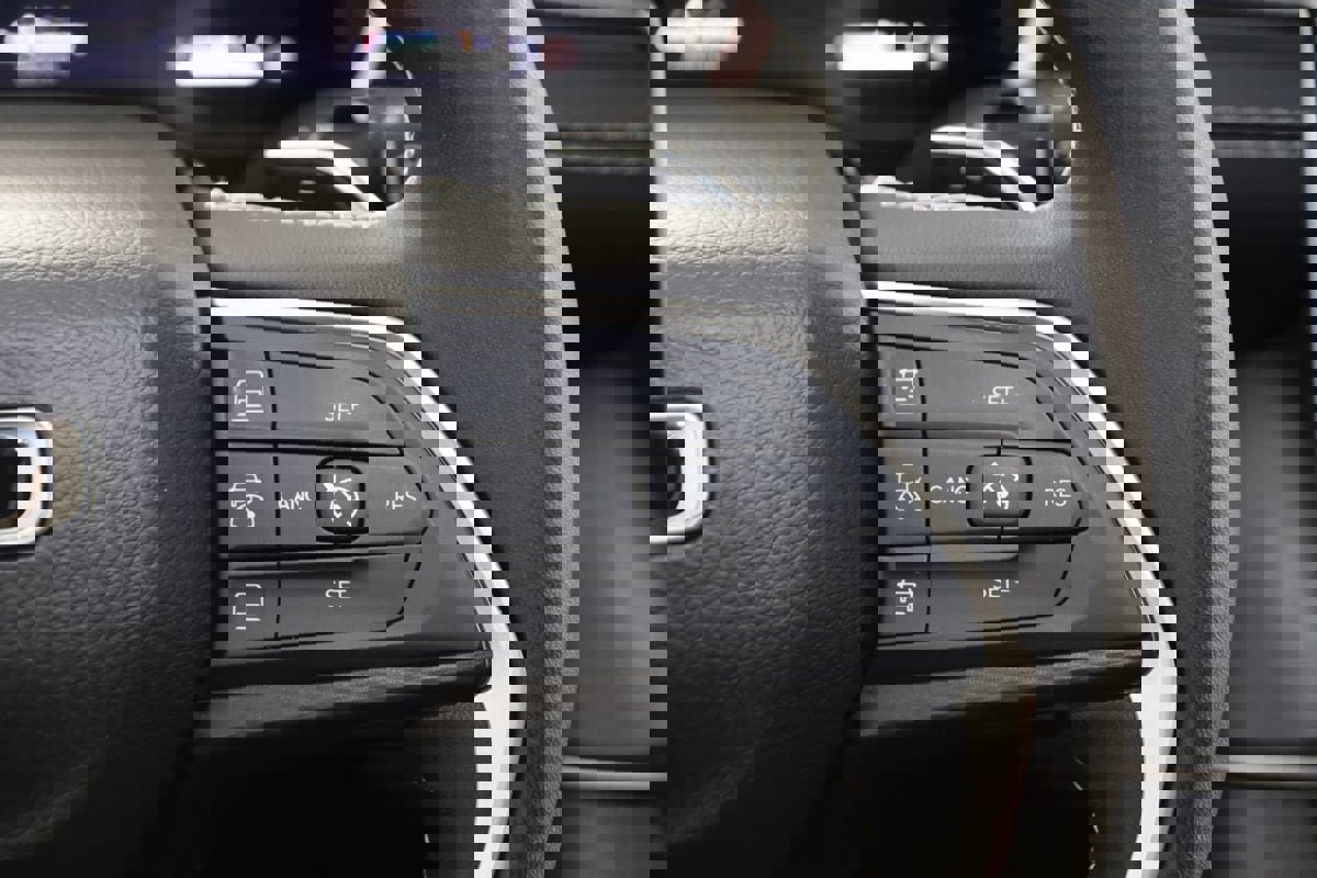 Used 2023 Jeep Grand Cherokee Laredo X image 34