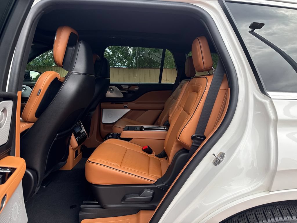 Certified 2023 Lincoln Aviator Black Label w/ Dynamic Handling Package AWD/4WD image 18