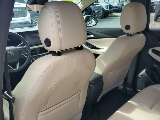 Certified 2024 Buick Encore GX Preferred FWD image 11