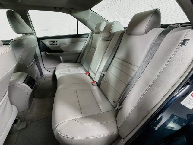Used 2016 Toyota Camry XLE w/ Moonroof Package FWD image 31