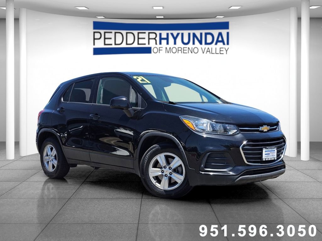 Used 2021 Chevrolet Trax LS w/ Tint and Cruise Package FWD image 1