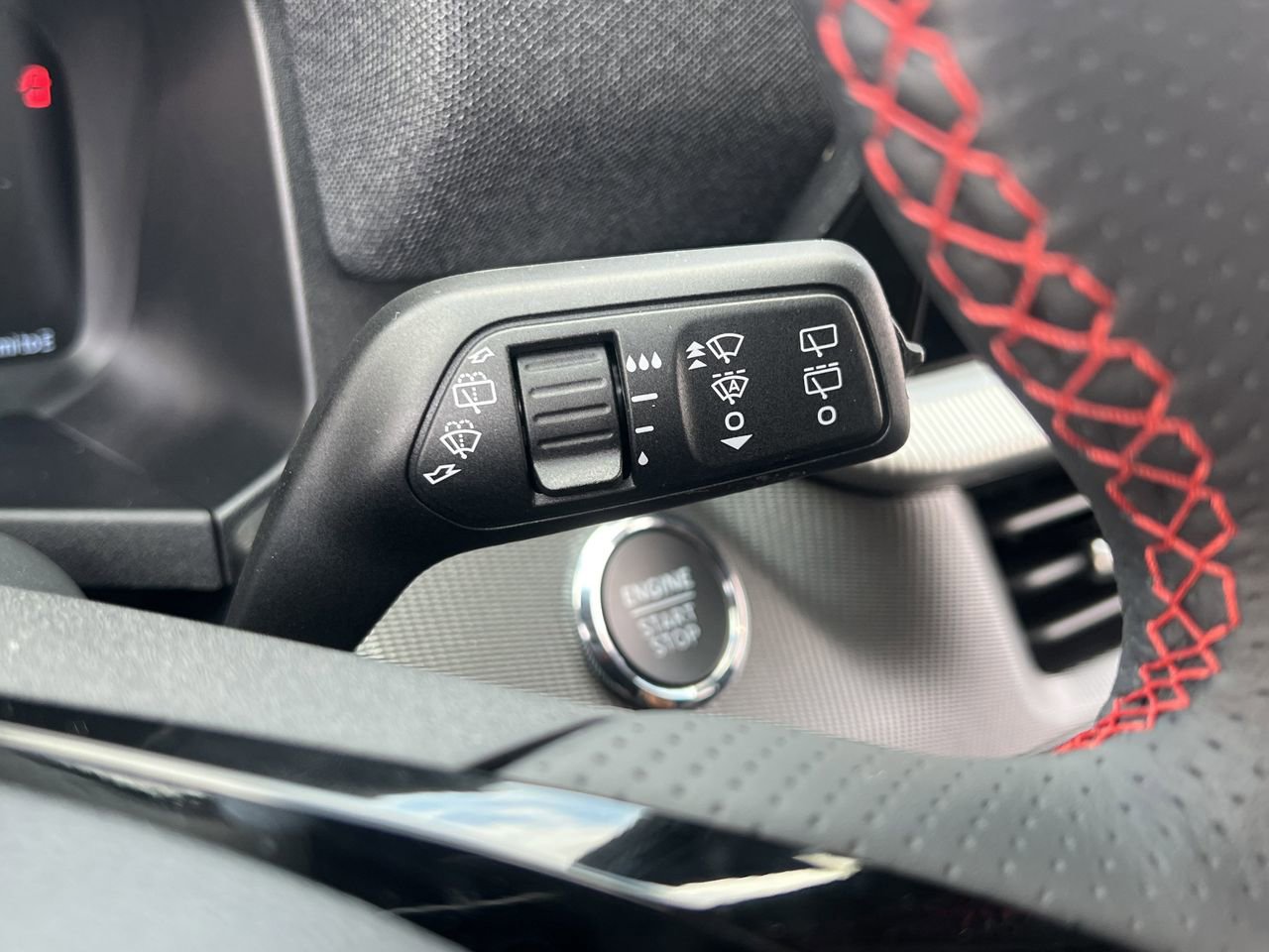 New 2026 Ford Explorer ST-Line w/ ST-Line Street Pack image 12