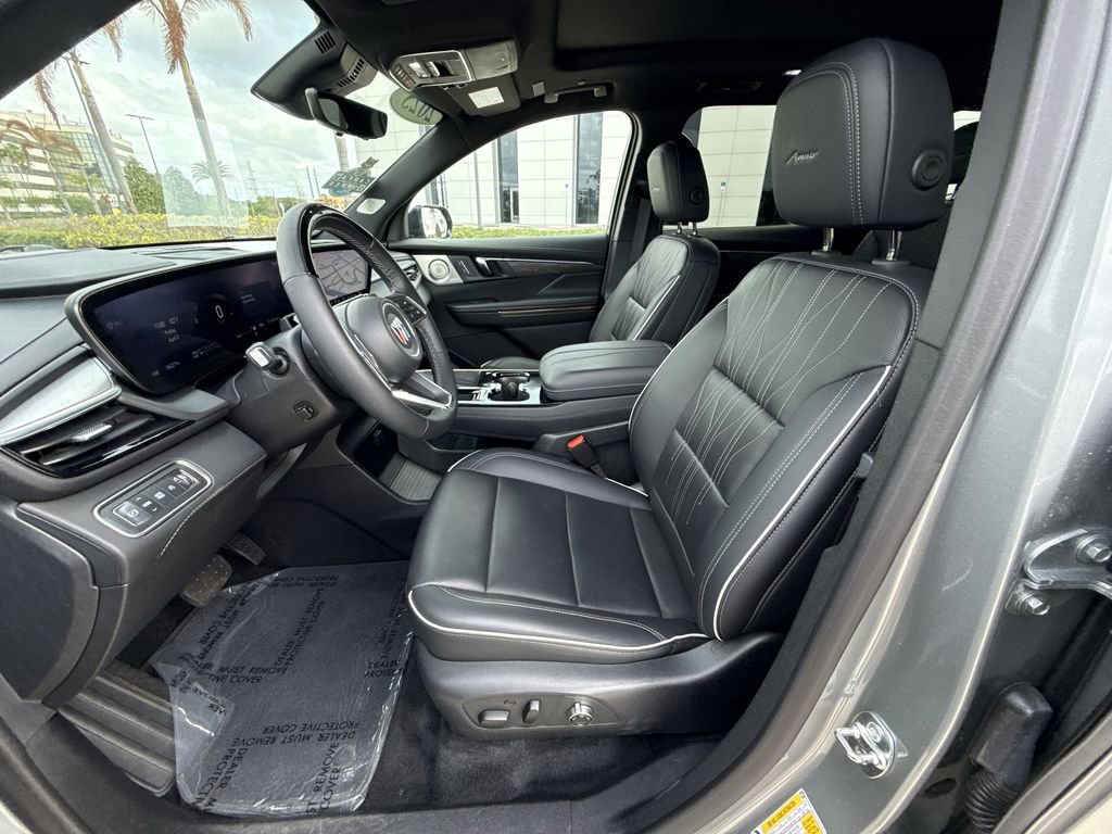 Used 2025 Buick Enclave Avenir w/ Super Cruise Package FWD image 30