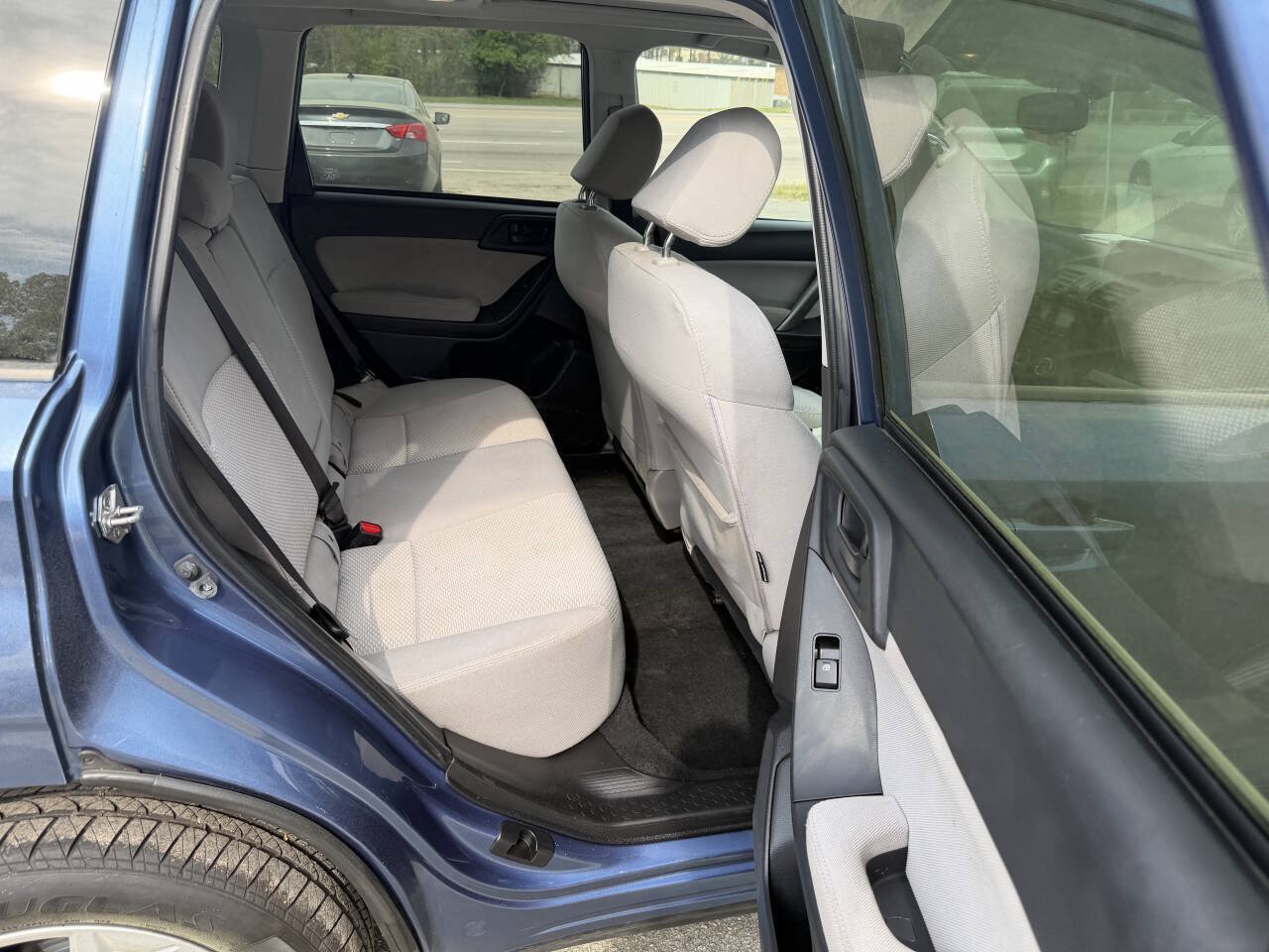 Used 2015 Subaru Forester 2.5i Premium w/ All-Weather Package AWD/4WD image 16