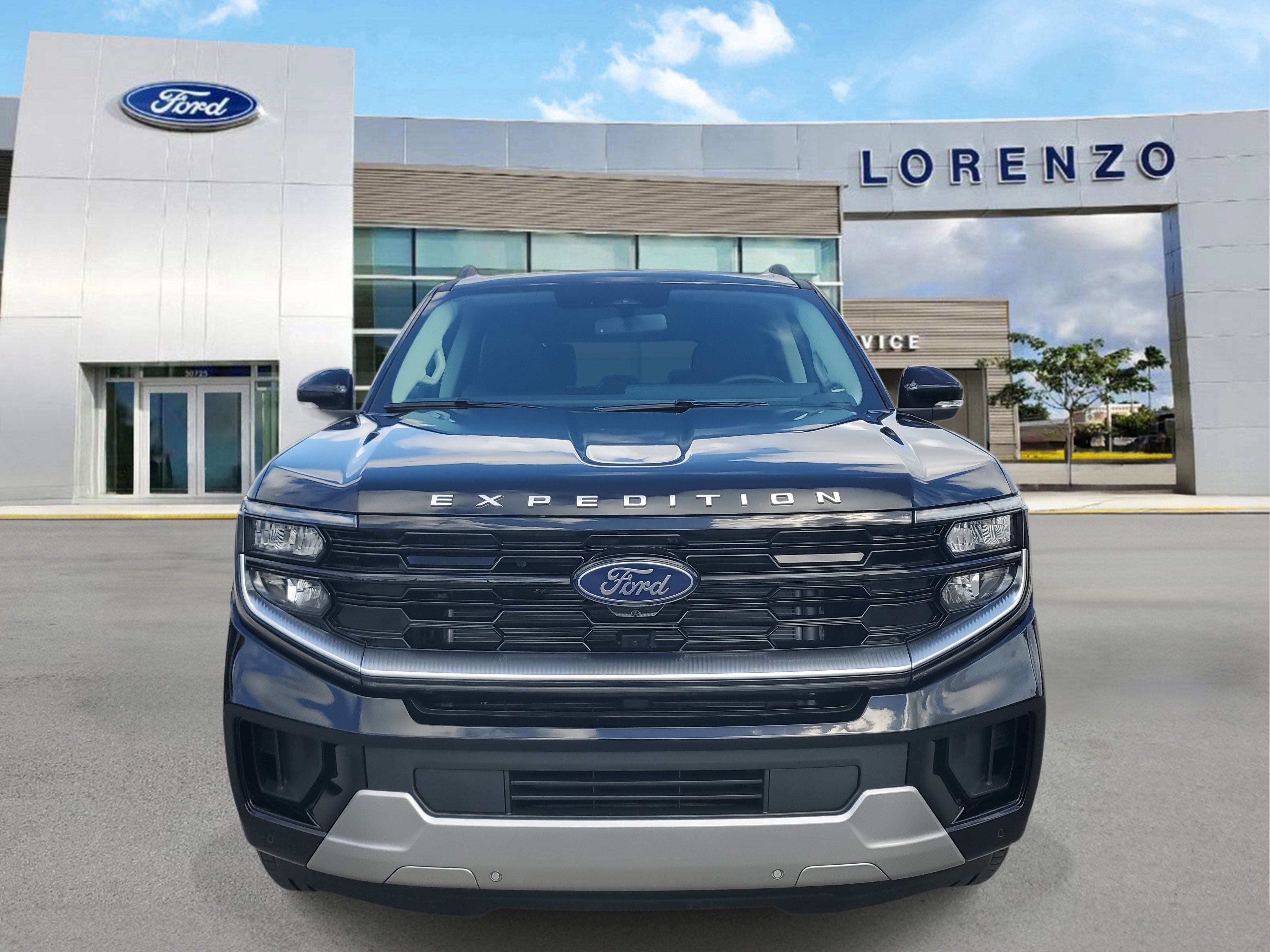 New 2026 Ford Expedition Platinum w/ Platinum Ultimate Package AWD/4WD image 2