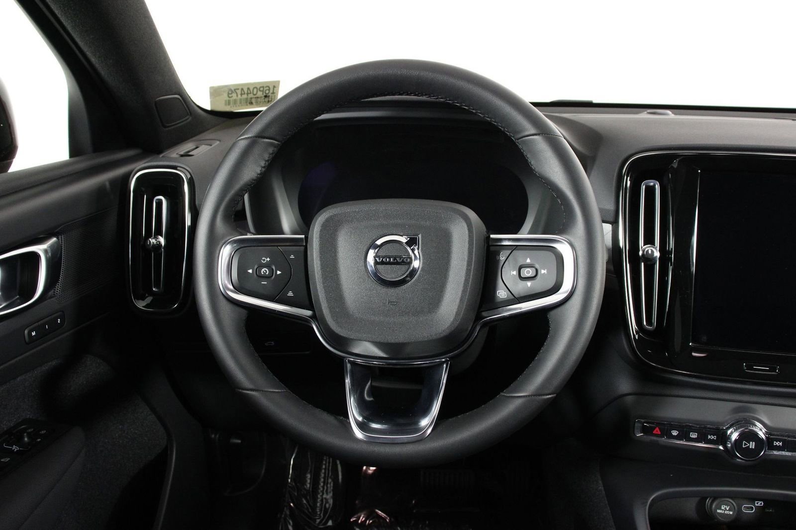 Certified 2023 Volvo C40 P8 Recharge Plus w/ Climate Package image 8