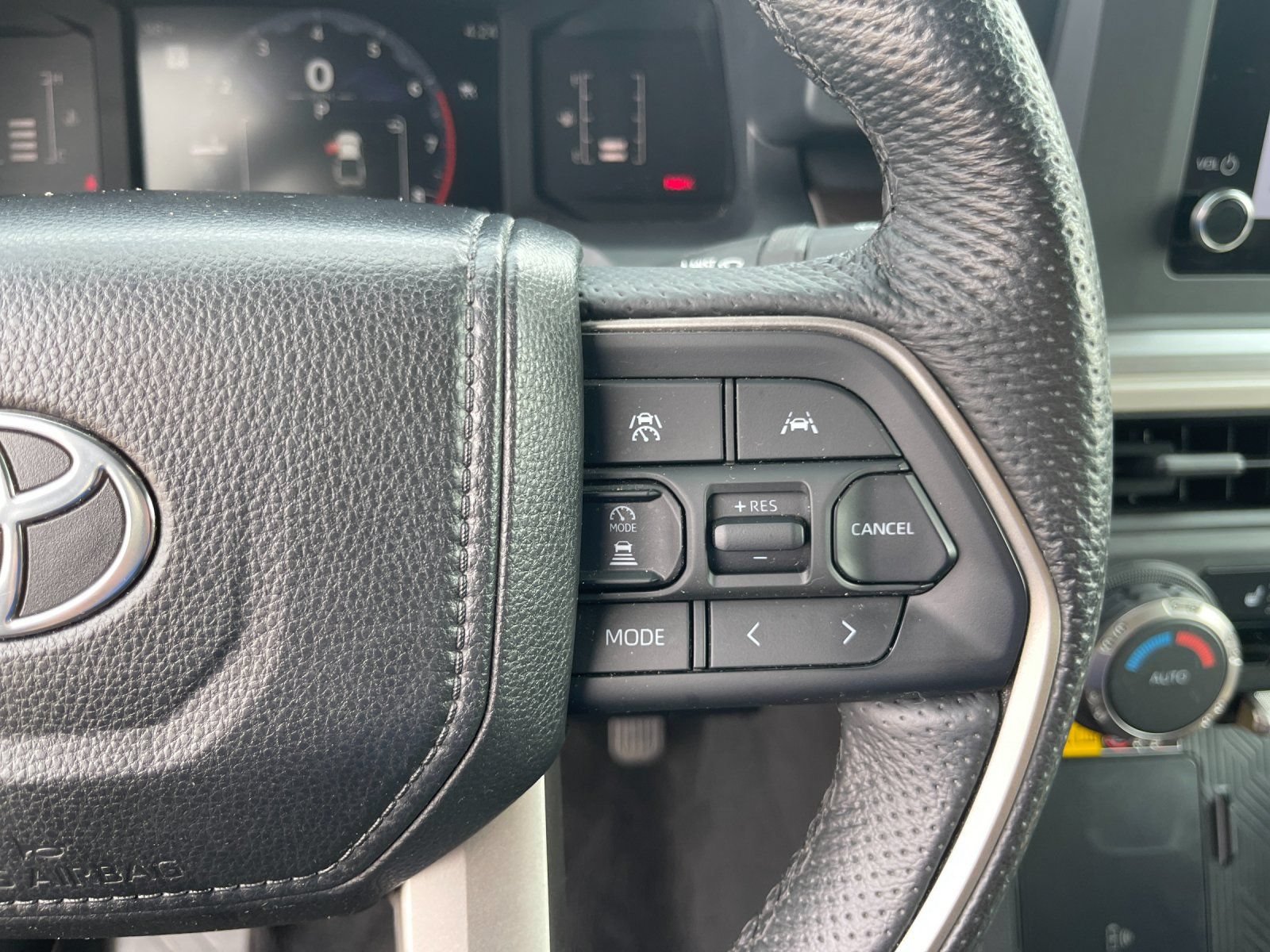 Used 2024 Toyota Tacoma SR5 AWD/4WD image 26