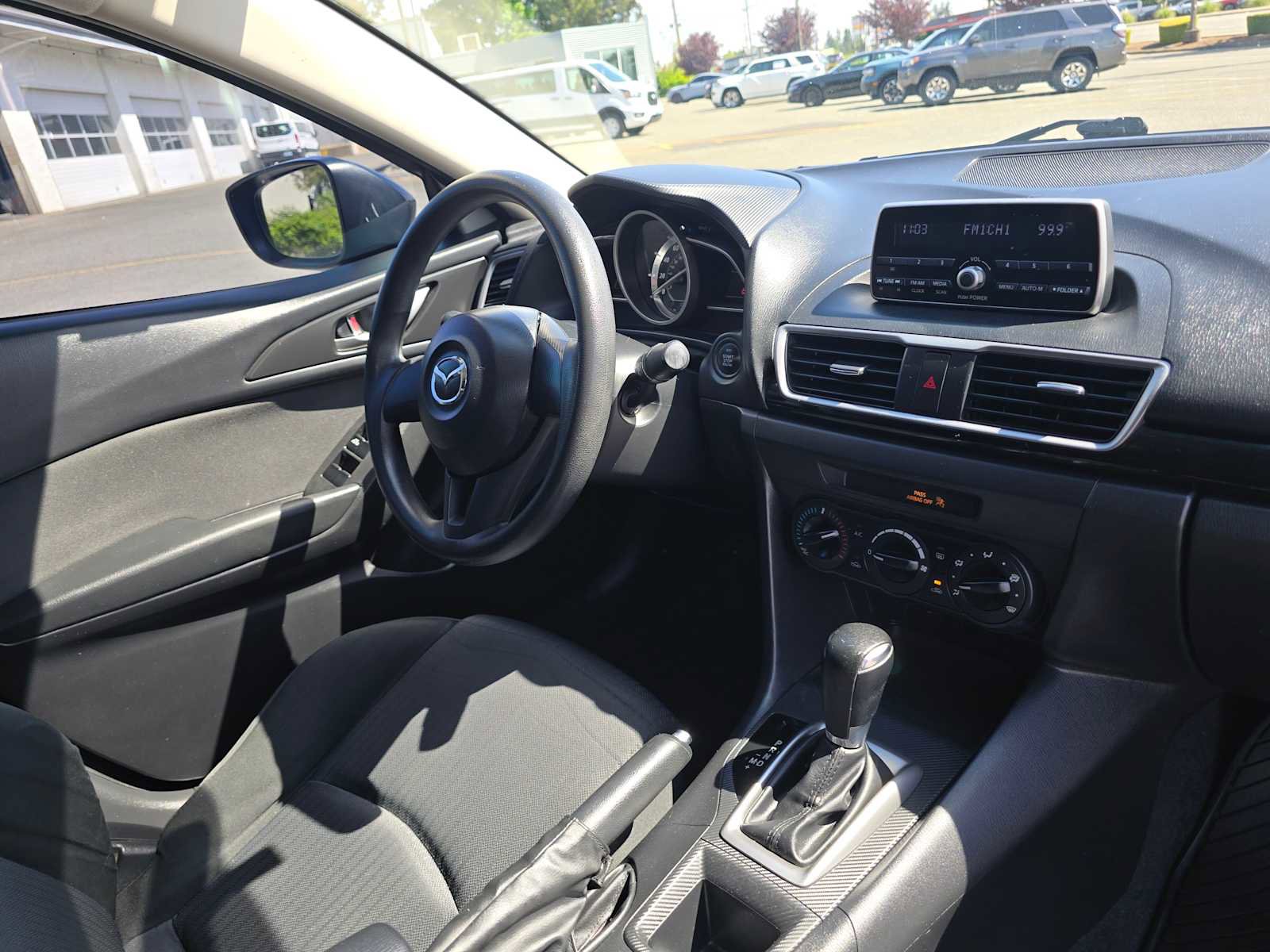 Used 2014 MAZDA MAZDA3 i SV FWD image 10