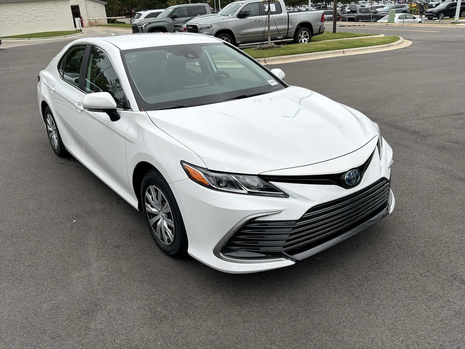 Used 2024 Toyota Camry LE w/ Cold Weather Package FWD image 2