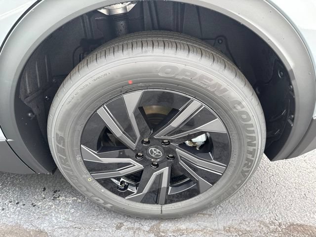 New 2026 Toyota C-HR AWD/4WD image 34