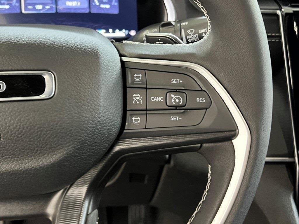 New 2025 Jeep Grand Cherokee L Altitude image 17