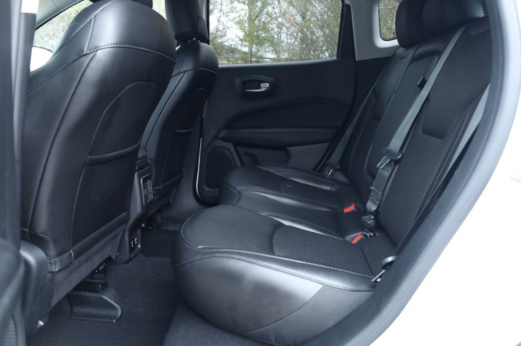 Used 2020 Jeep Compass Latitude FWD image 12