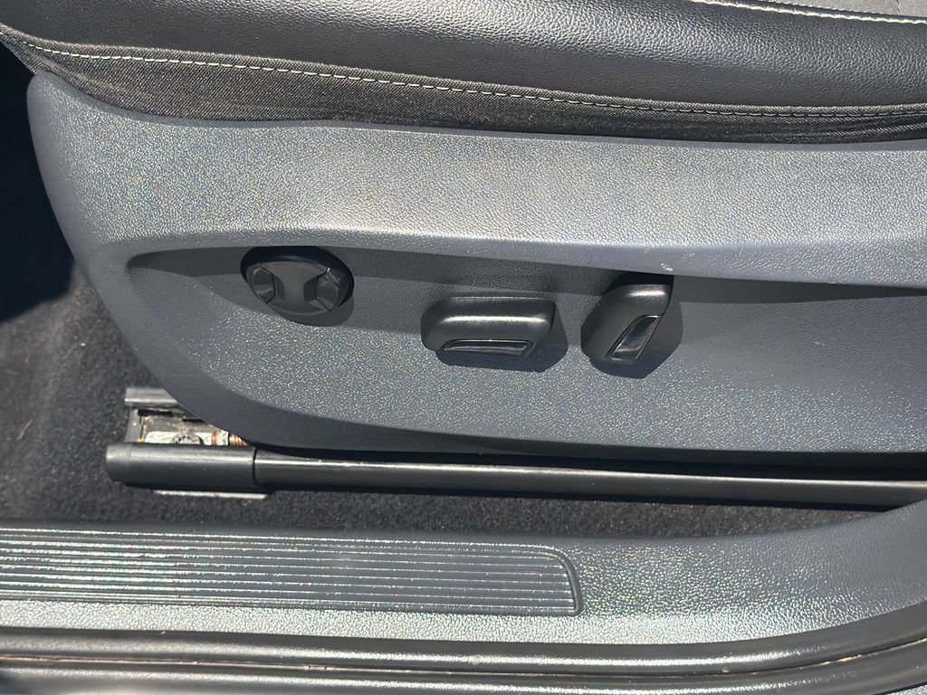 Certified 2022 Volkswagen Taos SE AWD/4WD image 10