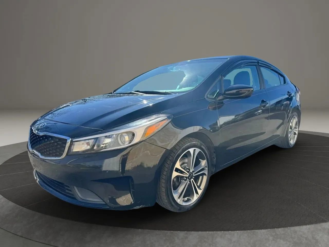 Used 2017 Kia Forte LX image 1