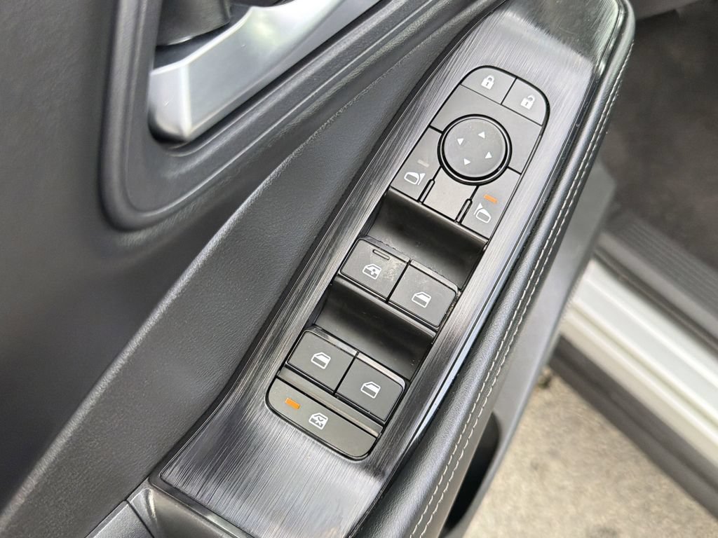 Used 2024 Nissan Rogue SV FWD image 23