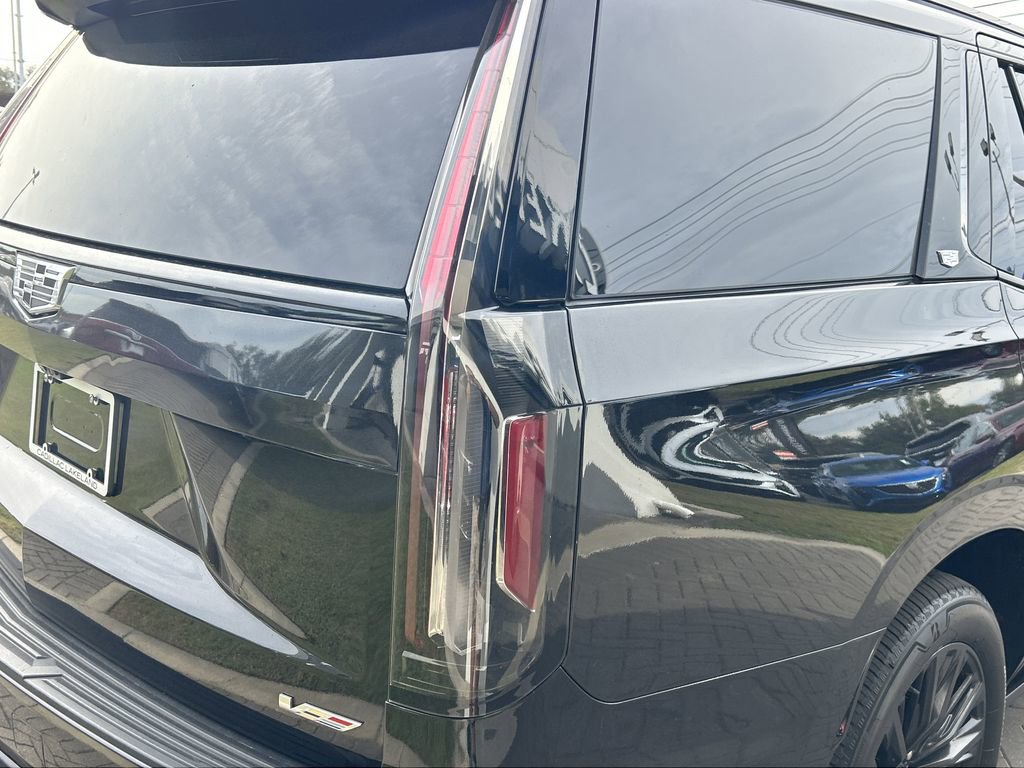 Certified 2024 Cadillac Escalade V w/ LPO, ONYX Package AWD/4WD image 8