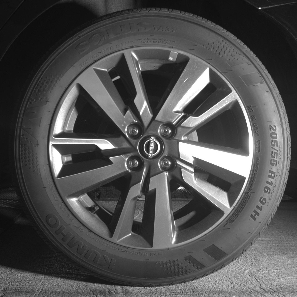 Used 2025 Nissan Versa SV image 14