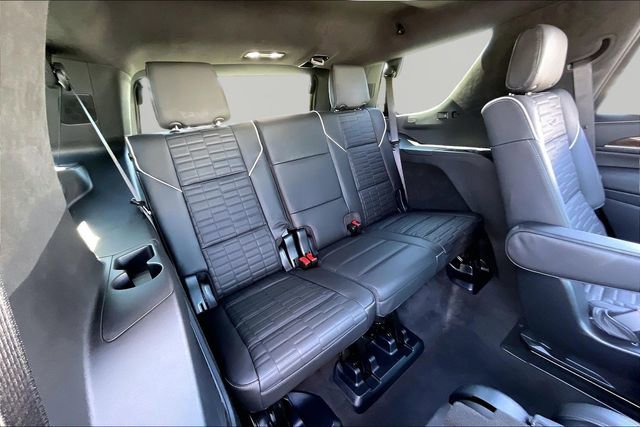 Used 2024 Cadillac Escalade Premium Luxury Platinum image 18