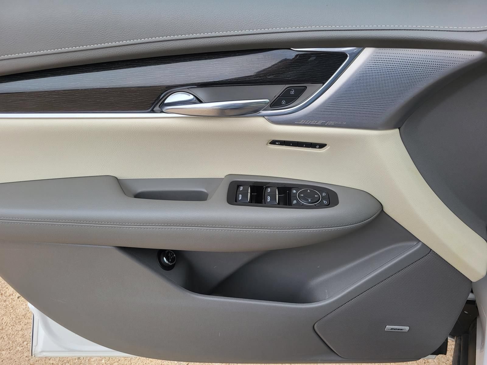 Used 2020 Cadillac XT6 Premium Luxury FWD image 19