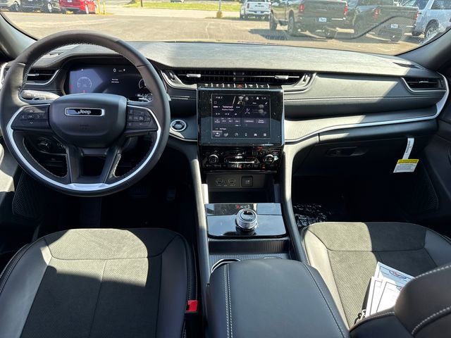 New 2025 Jeep Grand Cherokee L Altitude image 10