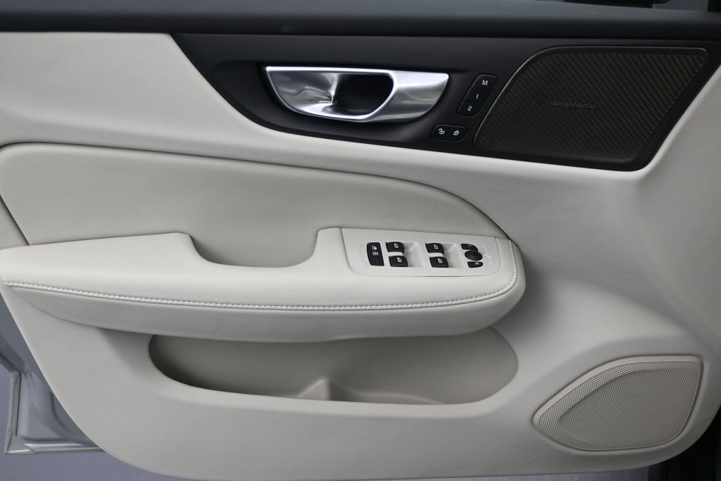 New 2026 Volvo V60 B5 Cross Country Plus w/ Protection Package Premier AWD/4WD image 10