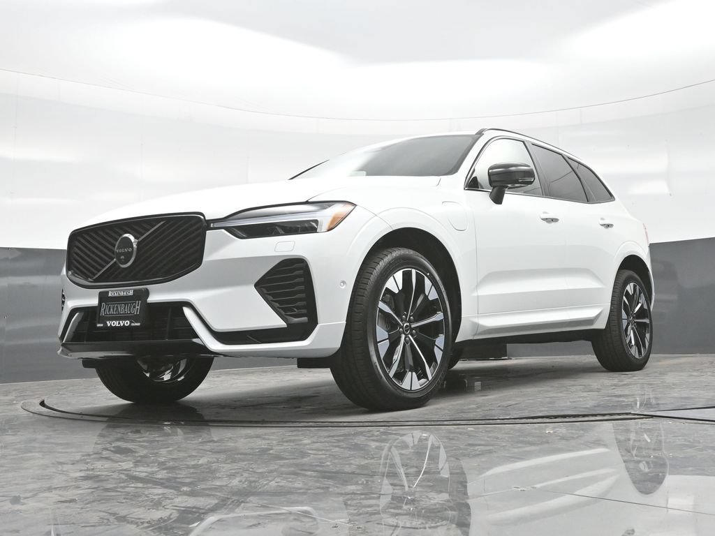 New 2026 Volvo XC60 T8 Plus w/ Climate Package PRO AWD/4WD image 24