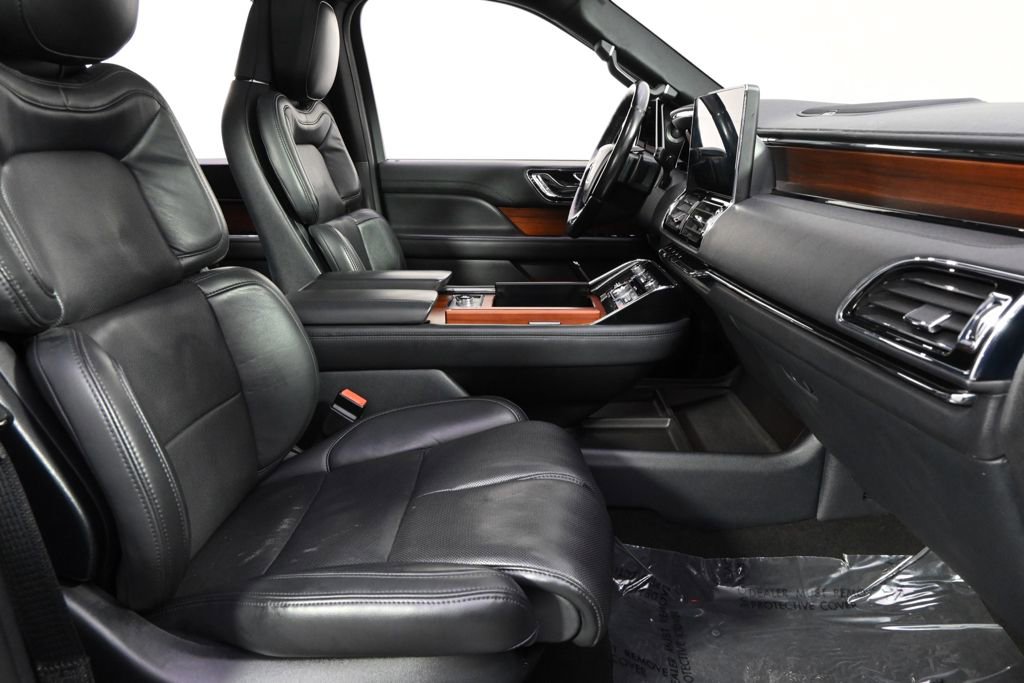 Certified 2023 Lincoln Navigator Reserve AWD/4WD image 16