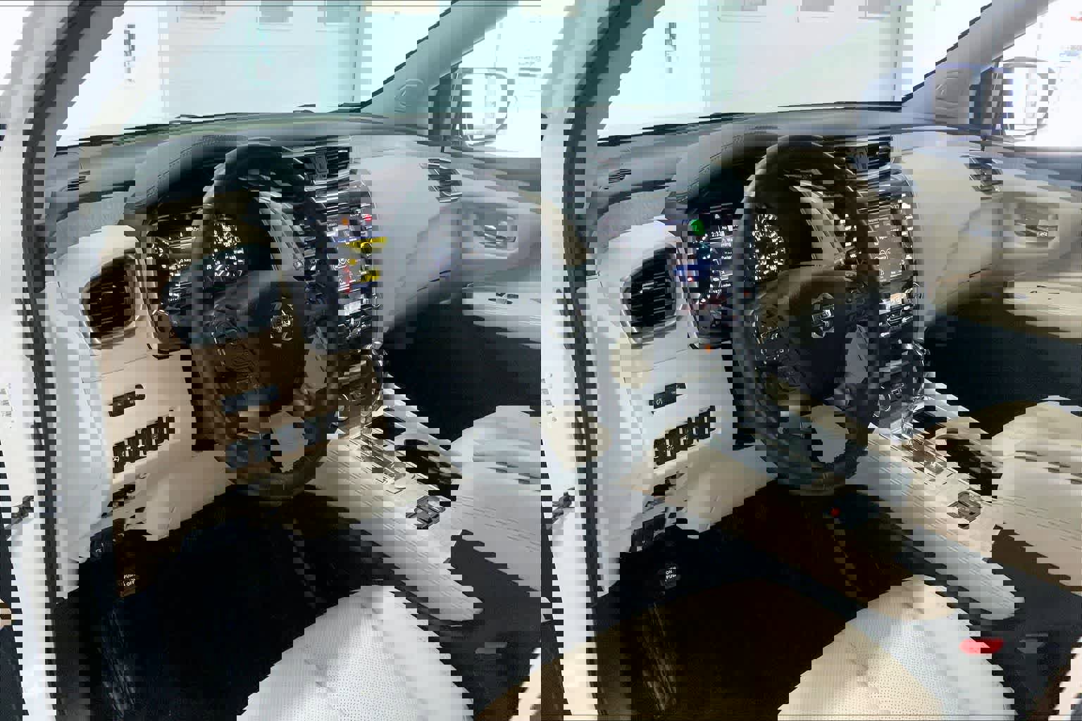 Used 2020 Nissan Murano SL image 2