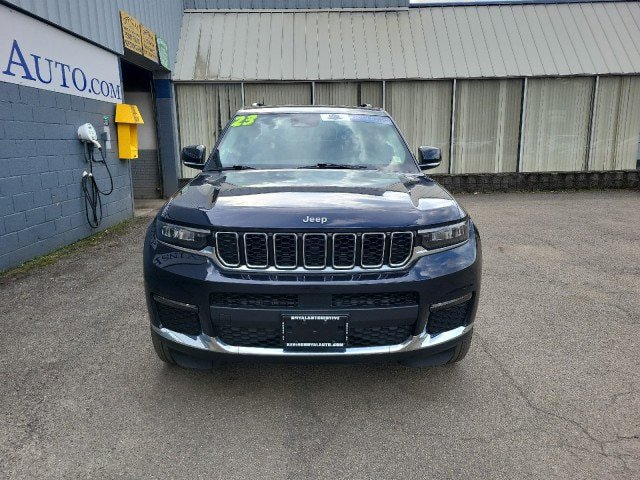 Used 2023 Jeep Grand Cherokee L Limited AWD/4WD image 4