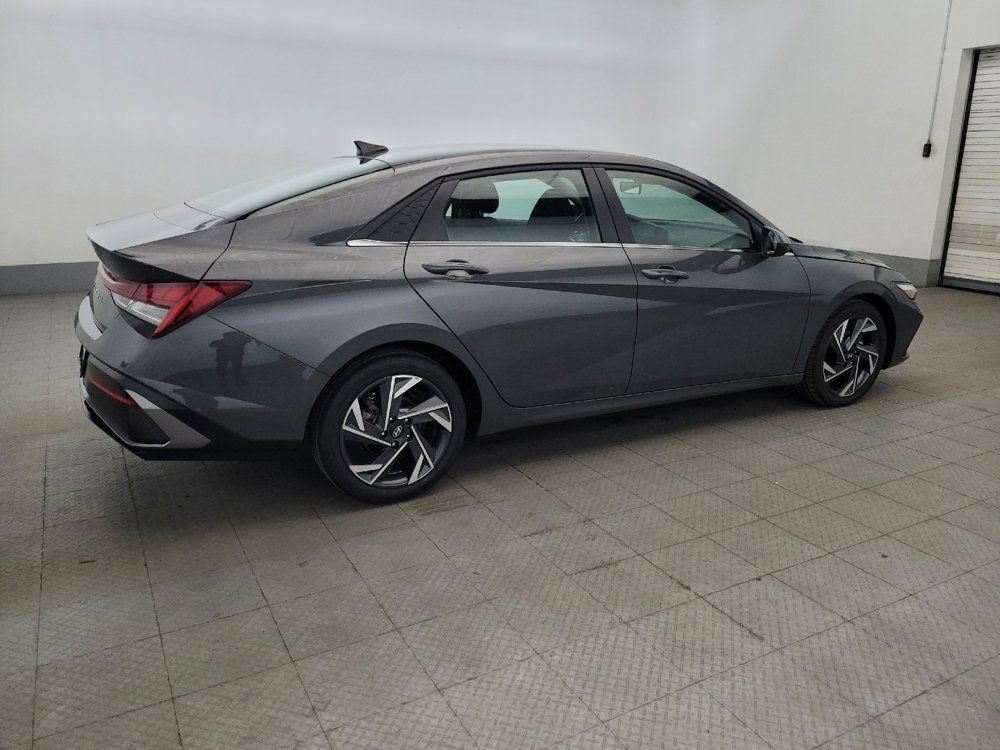 Used 2025 Hyundai Elantra SEL FWD image 10