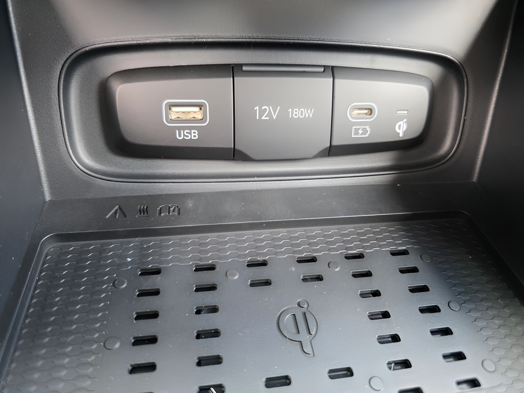 New 2026 Hyundai Venue SEL FWD image 21