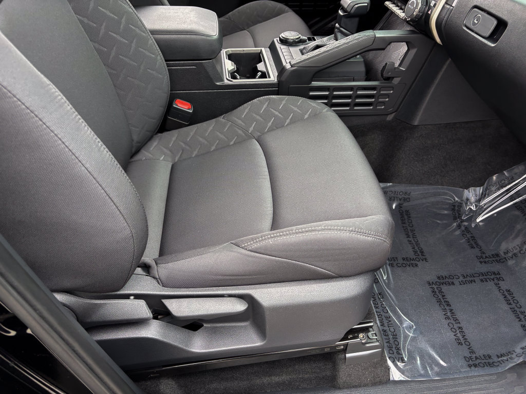 Certified 2025 Toyota Tacoma SR5 AWD/4WD image 37