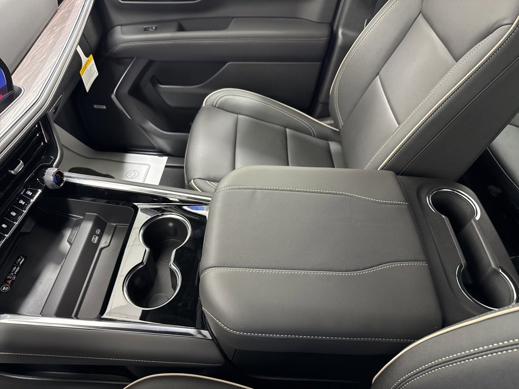 New 2026 Chevrolet Suburban Premier w/ Sun And Tow Package image 38