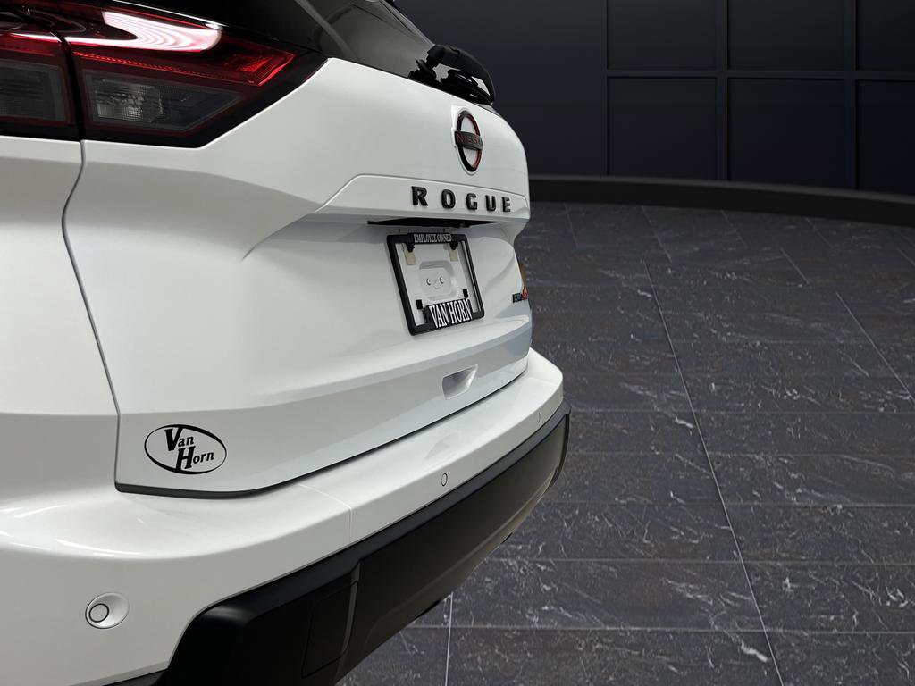 Used 2025 Nissan Rogue Rock Creek w/ Rock Creek Premium Package image 32