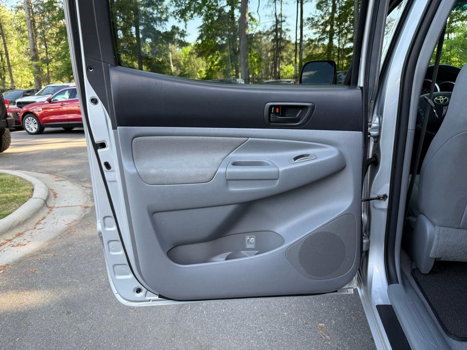 Used 2010 Toyota Tacoma PreRunner RWD image 27