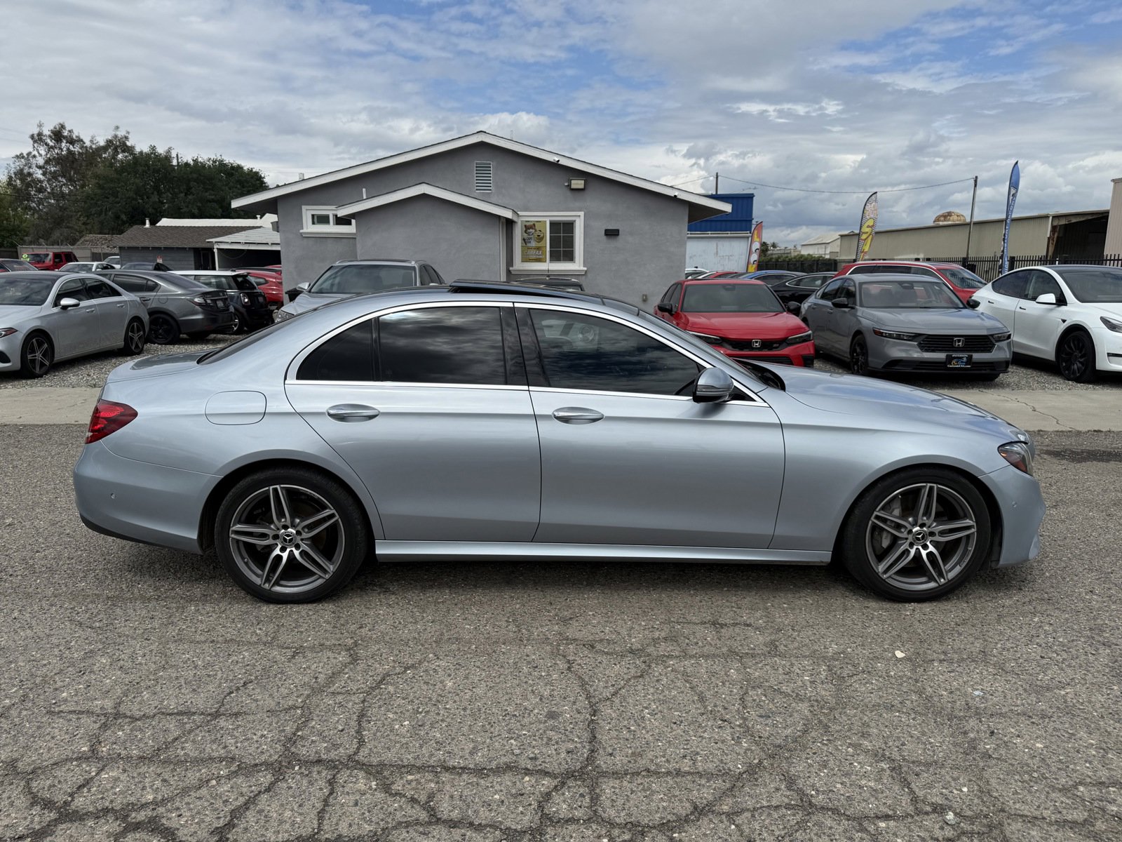 Used 2018 Mercedes-Benz E 300 image 8