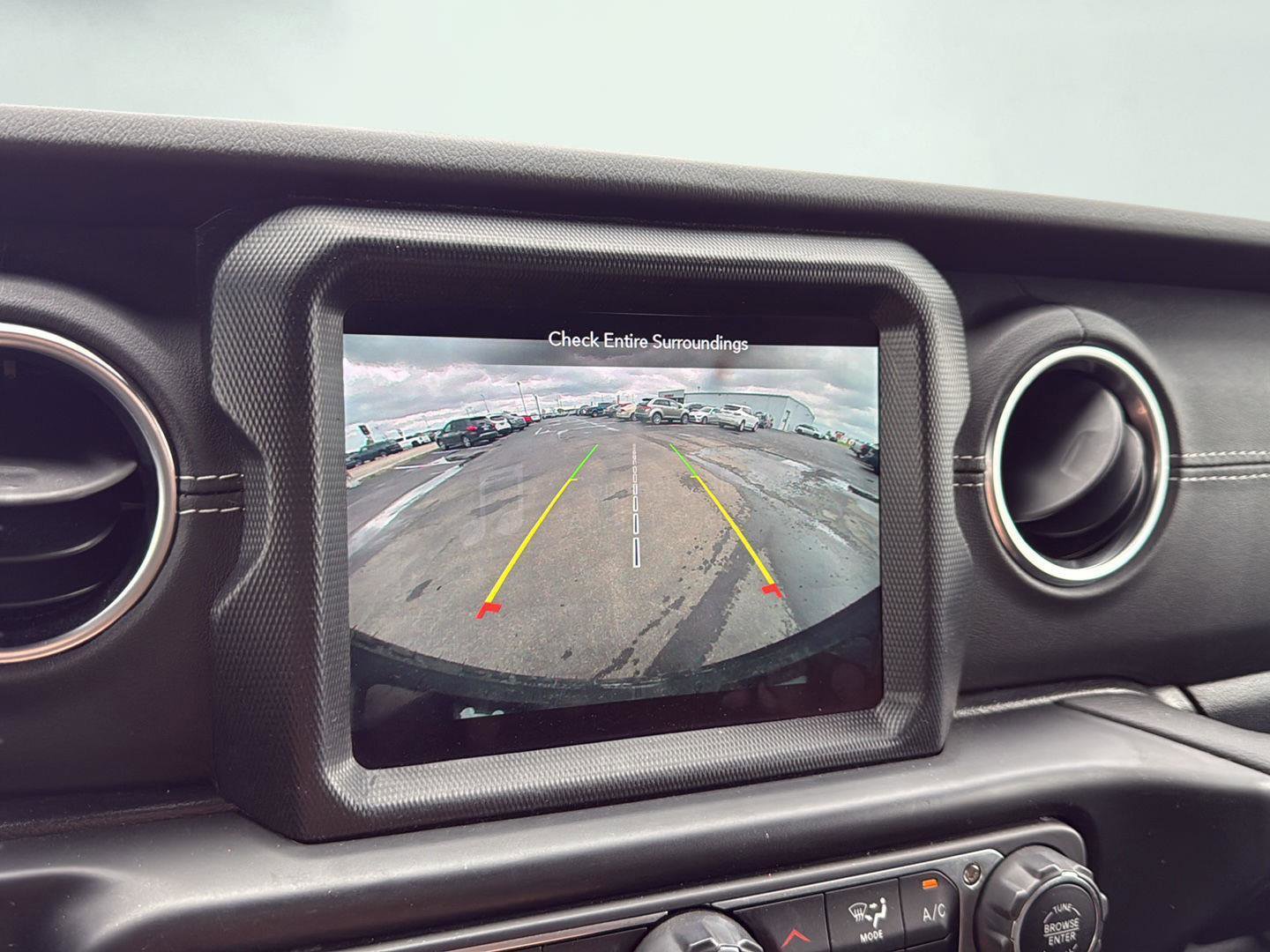 Used 2021 Jeep Wrangler Unlimited Sahara w/ Cold Weather Group image 16